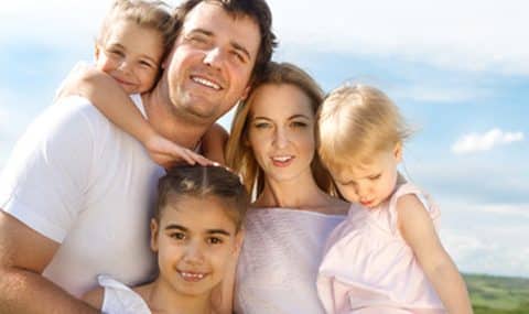 Les couples très amoureux sont-ils plus enclins à devenir parents ?