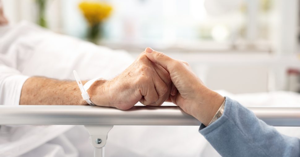 Deze 5 strenge regels bepalen wie in België mag sterven: lees ze nu