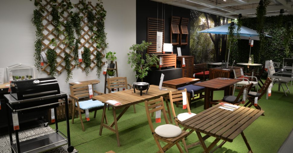 Verander je tuin in een zomerfestijn met deze kleurrijke IKEA-set