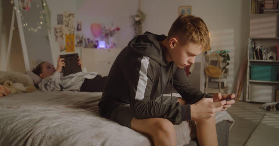 Bedtijd voor tieners choqueert ouders: “Kan dit echt?”