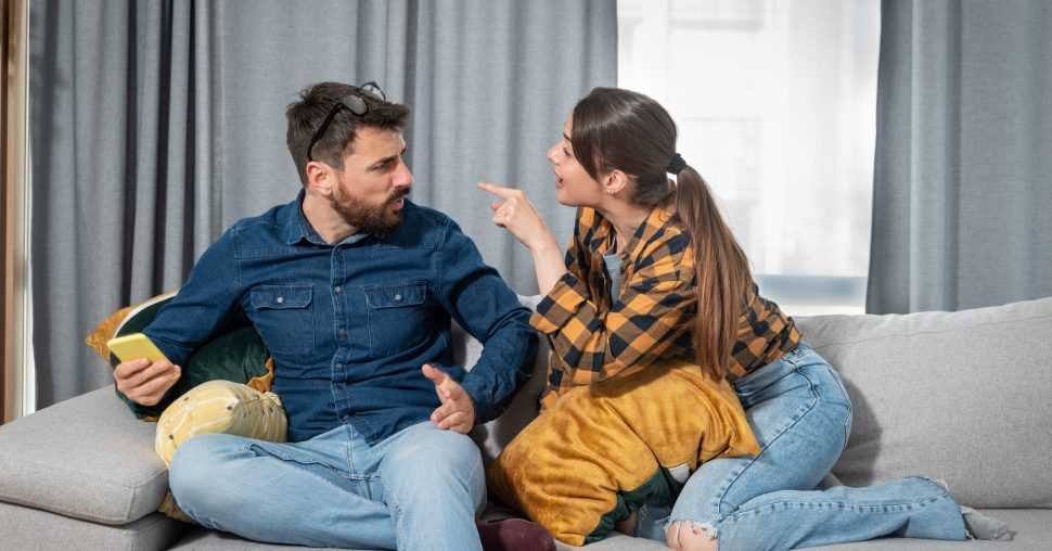 Traag met antwoorden? Ontdek waarom dit je vrienden gek maakt!