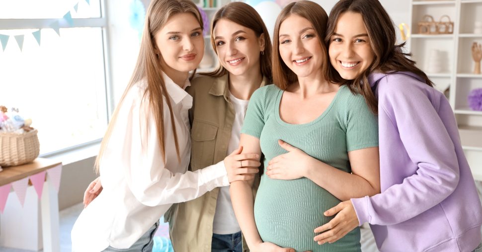 Niemand vertelt je dit over de postpartum realiteit van jonge moeders